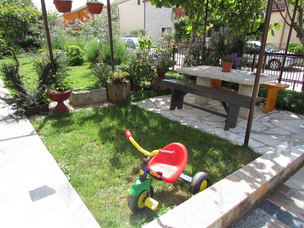 Mirela House With Apartment ウマグ エクステリア 写真